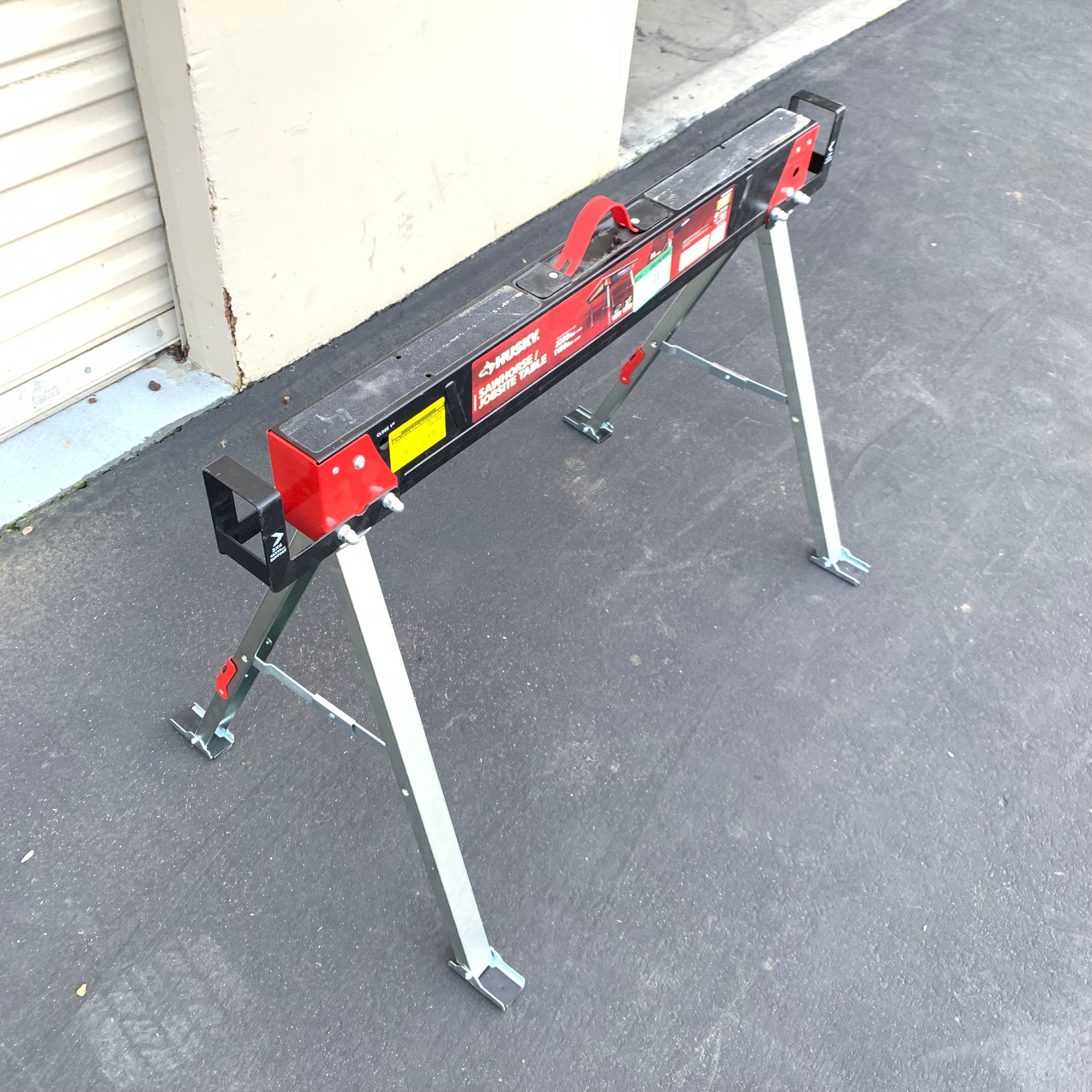 28.7 in *41.1 in steel saw horse and jobsite table 28.7 in *41.1 in steel saw horse and jobsite table